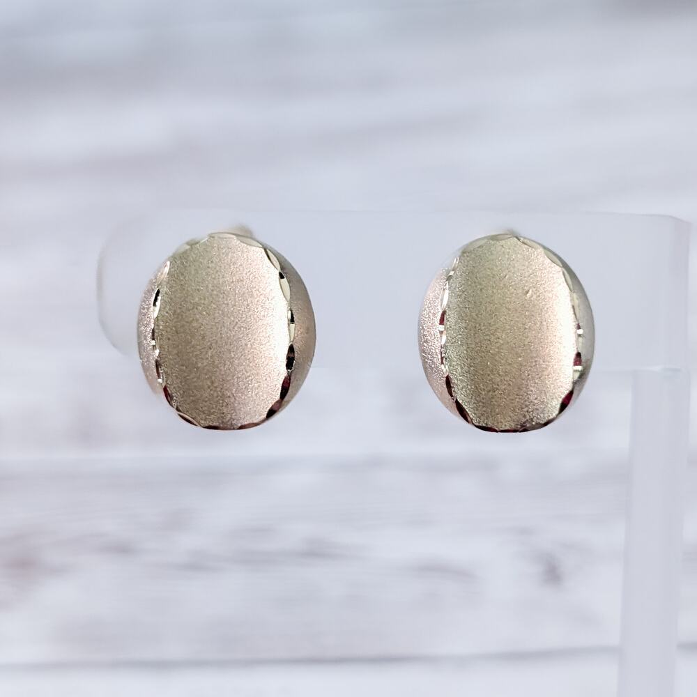 Vintage Clip On Earrings Stylish & Elegant Gold Tone